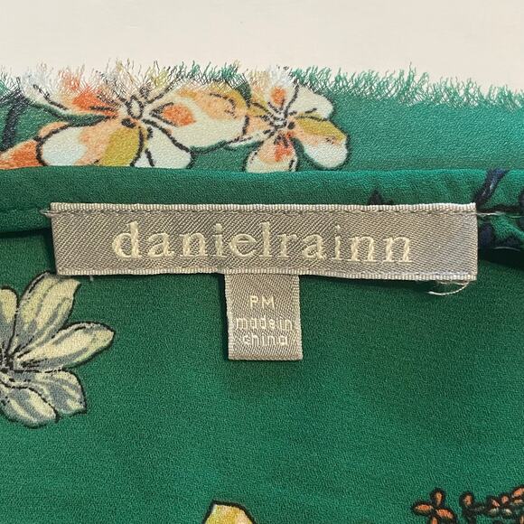 Daniel Rainn Kelly Green Floral Top Womens Medium Petite Pintucked Frayed Edges - Picture 4 of 7